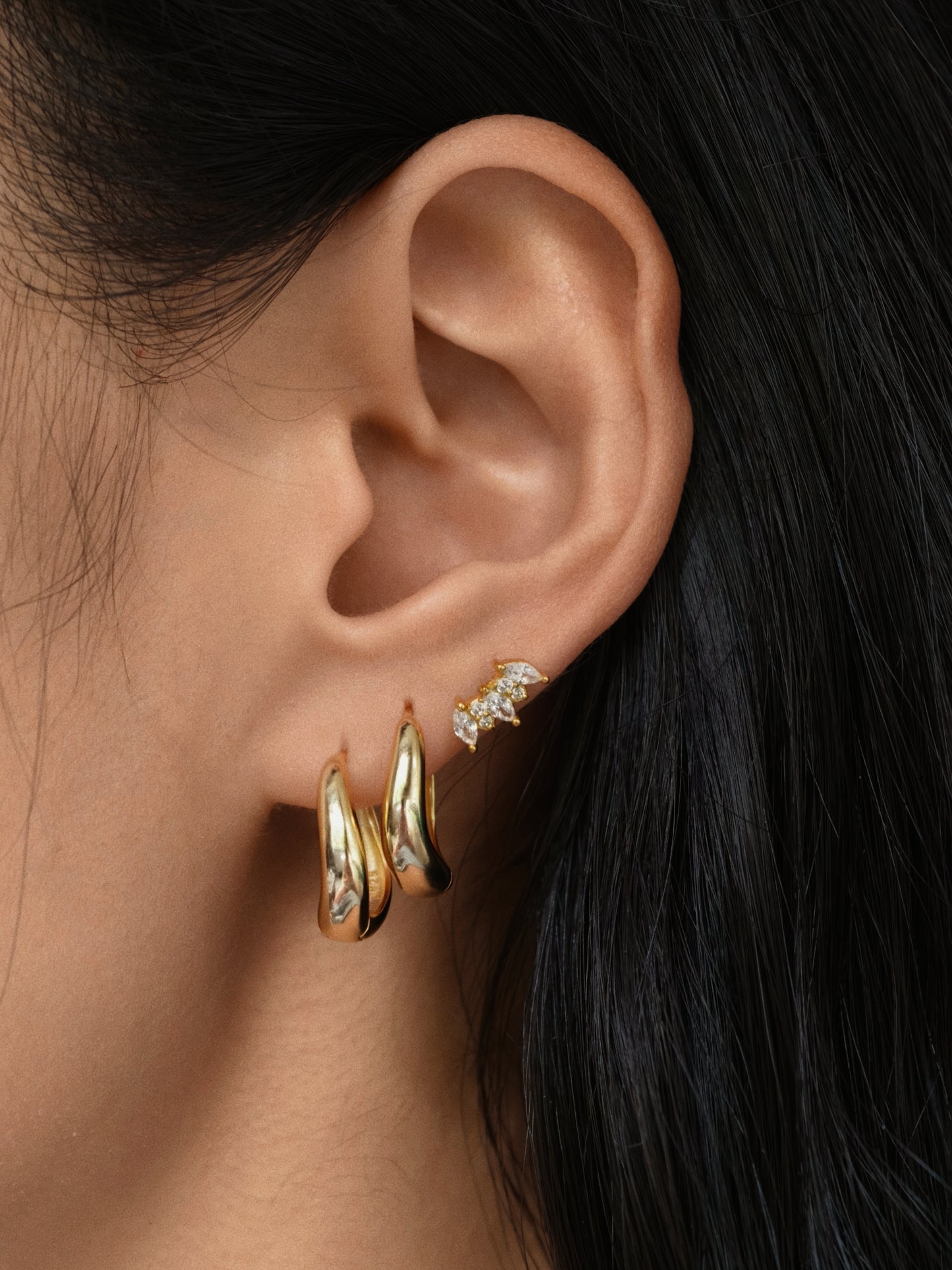 Gold-plated 925 sterling silver Sculpt Clicker Hoops
