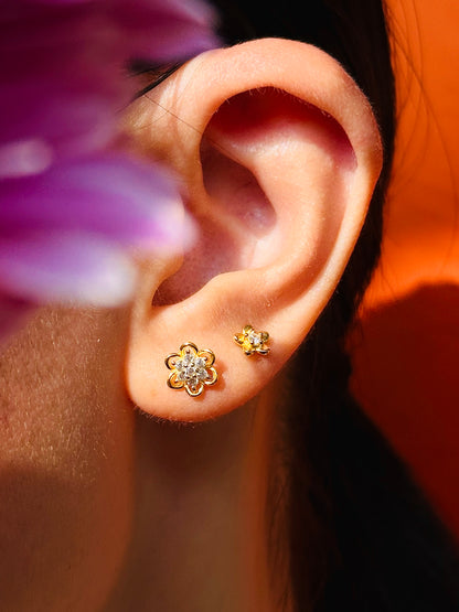 Gold-plated 925 sterling silver Narcissus Bloom Flatback Earring