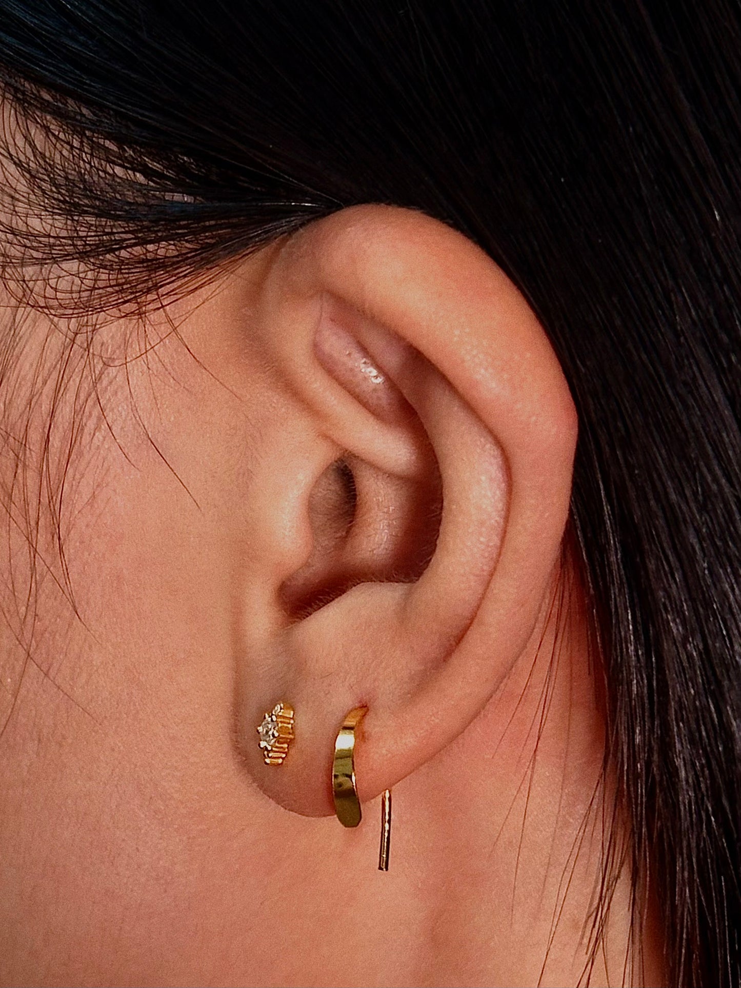 Gilded Contour Huggies