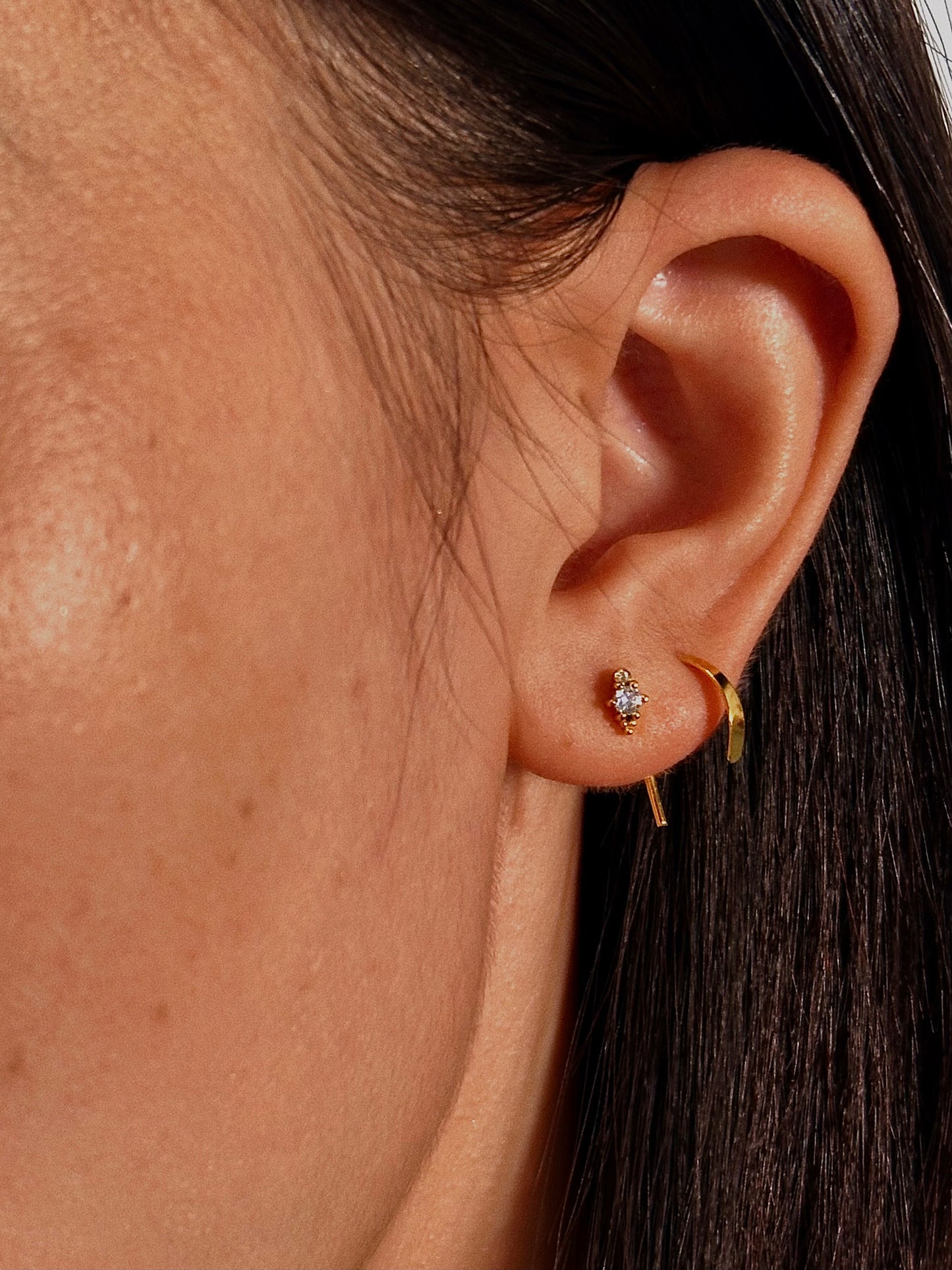 Gilded Contour Huggies