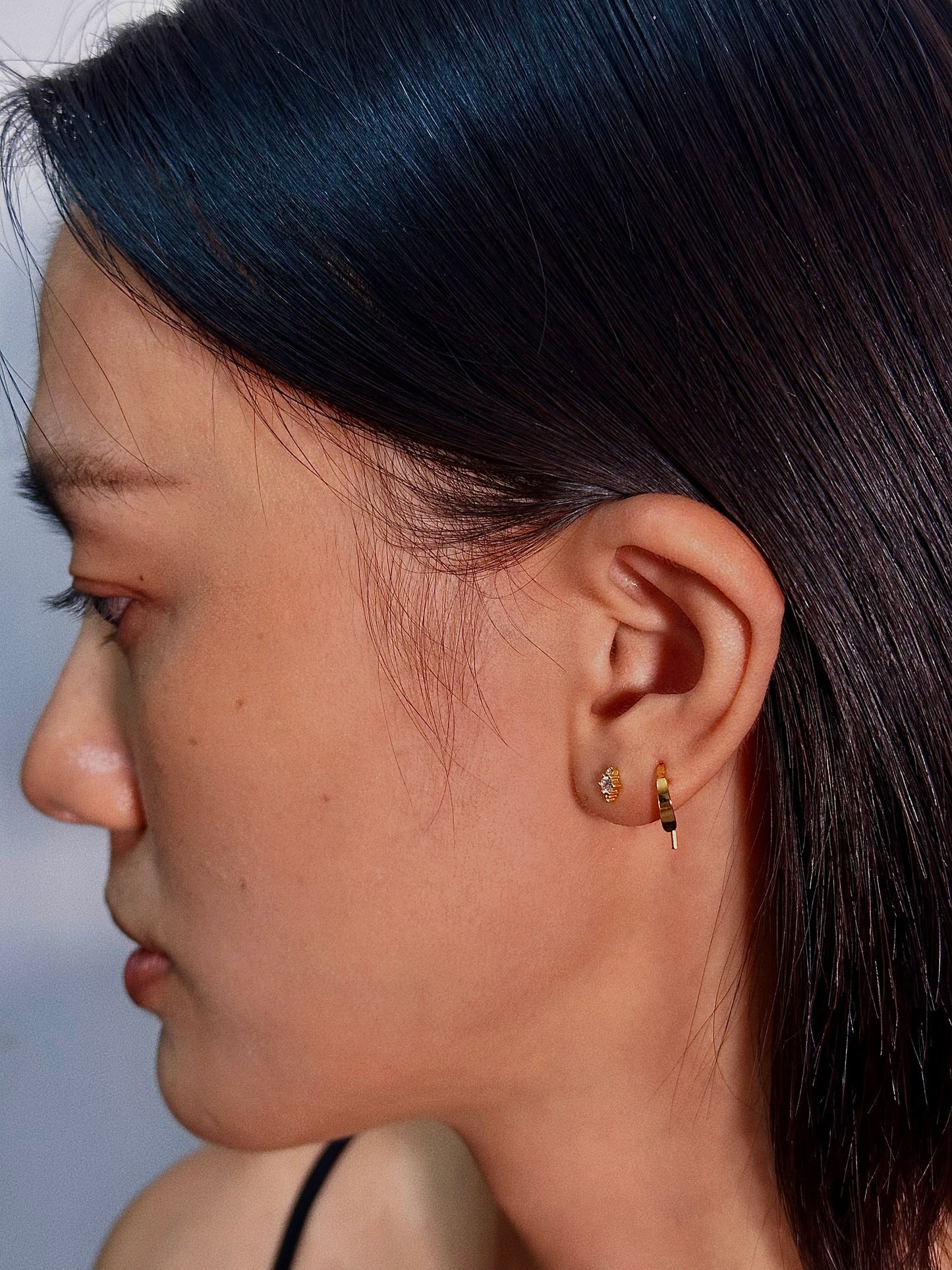 Gilded Contour Huggies