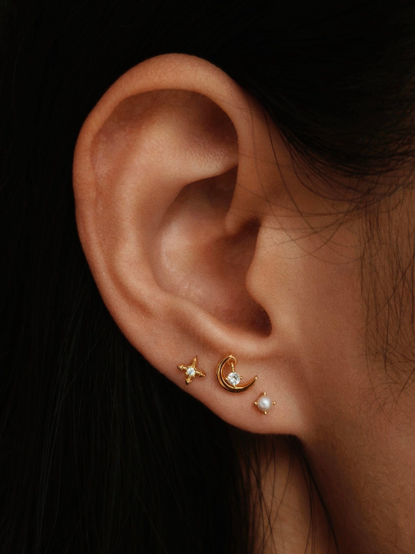 Close-up of 2mm pearl flatback earring