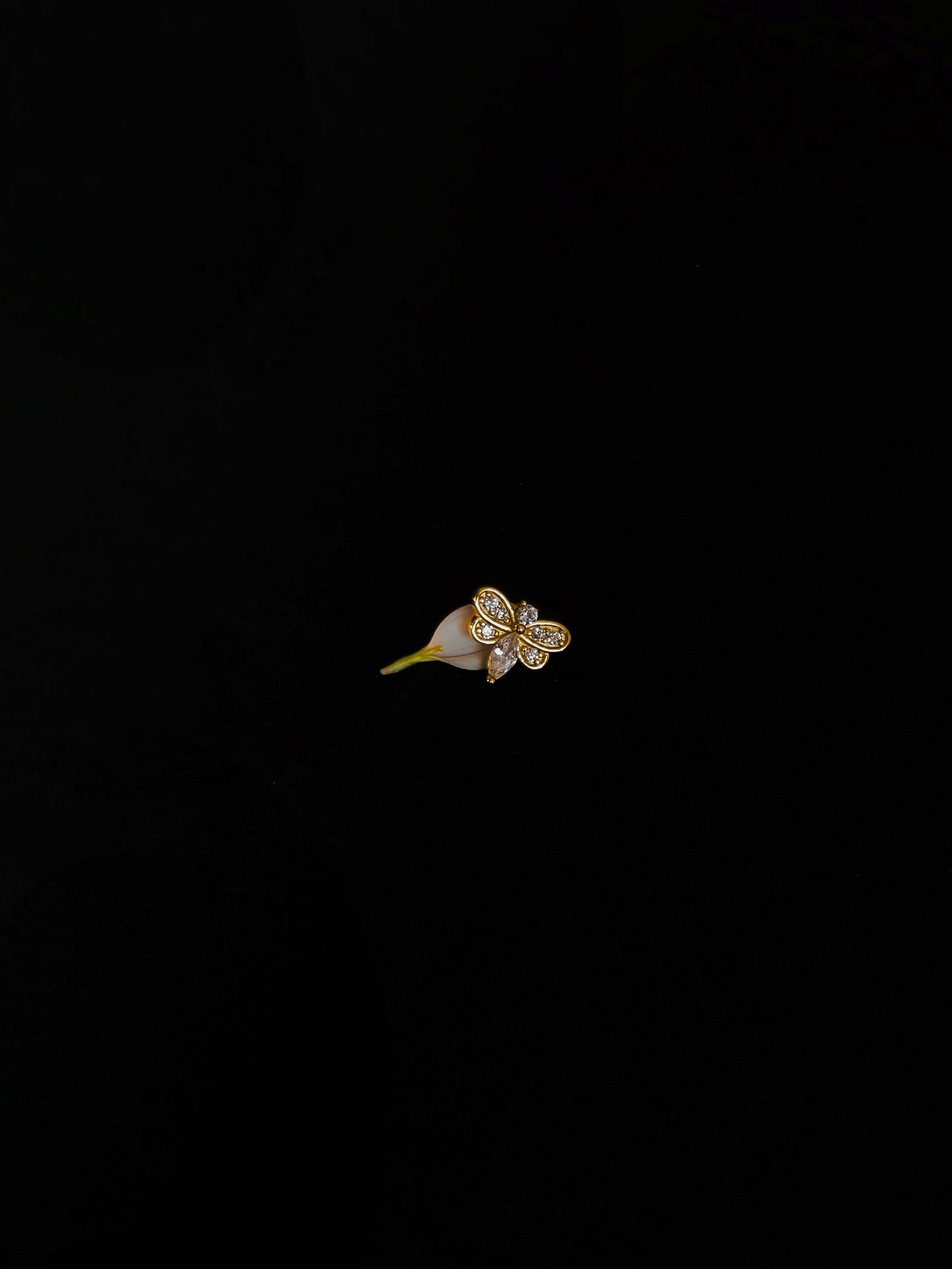 Gold-plated 925 sterling silver Honeybee Brilliance Flatback Earring