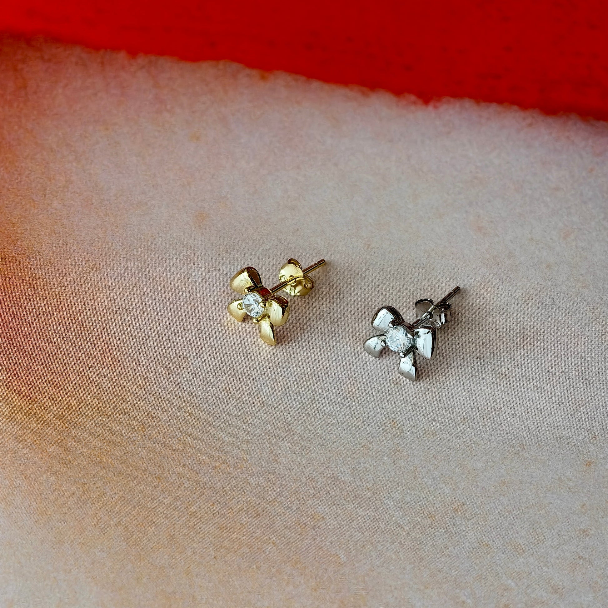 Gold-plated 925 sterling silver Timeless CZ Bow Stud Earrings Gold