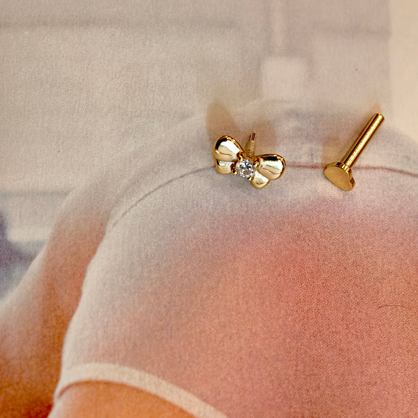 Gold-plated 925 sterling silver Classic Bowknot Flatback Earring 6mm