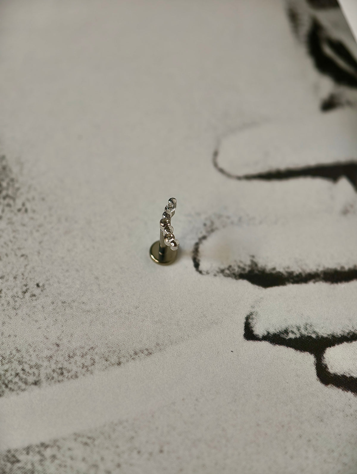 Curve Flatback Earring