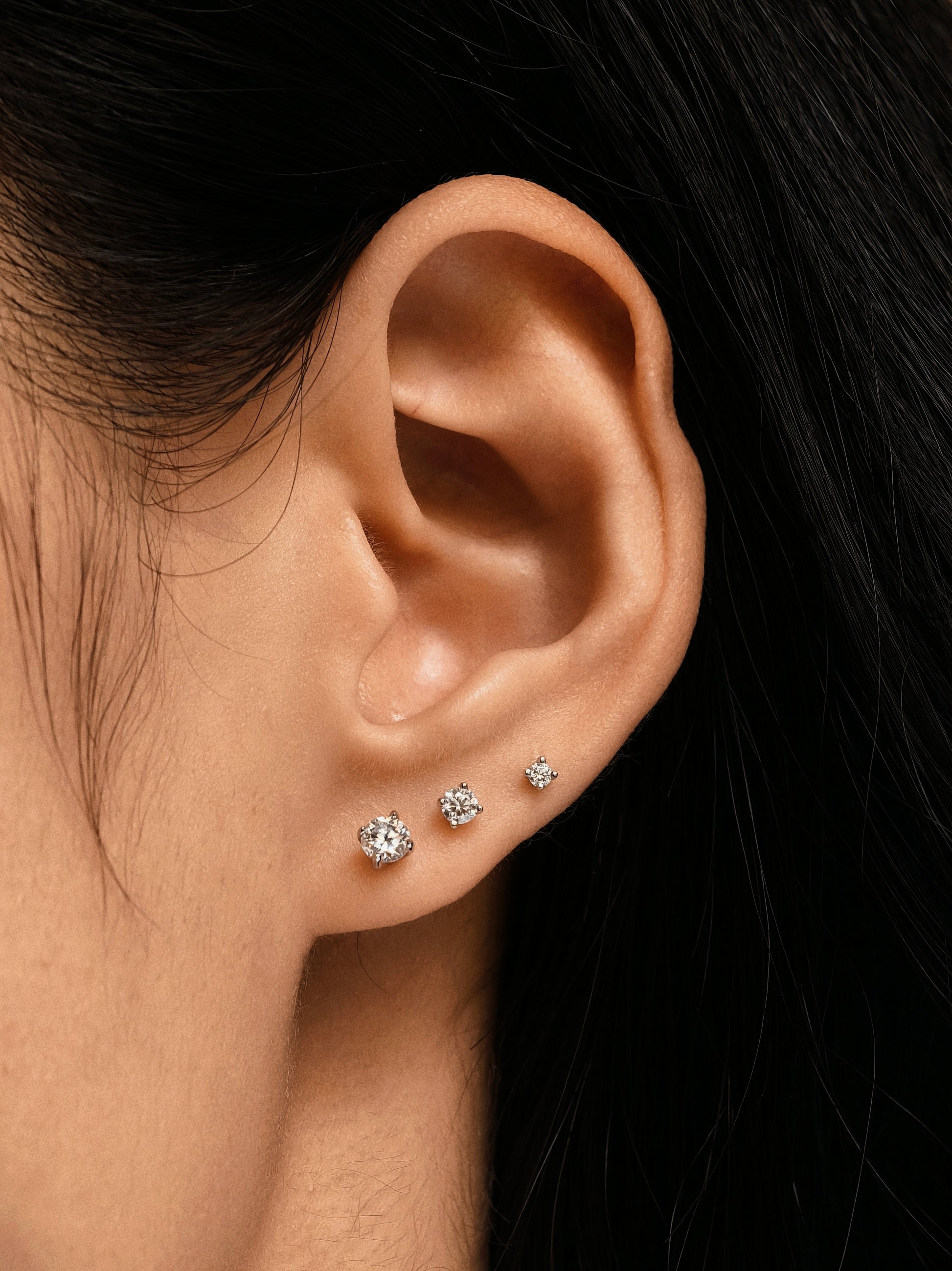 Gold-plated 925 sterling silver Classic 4-Prong Moissanite Flatback Earring