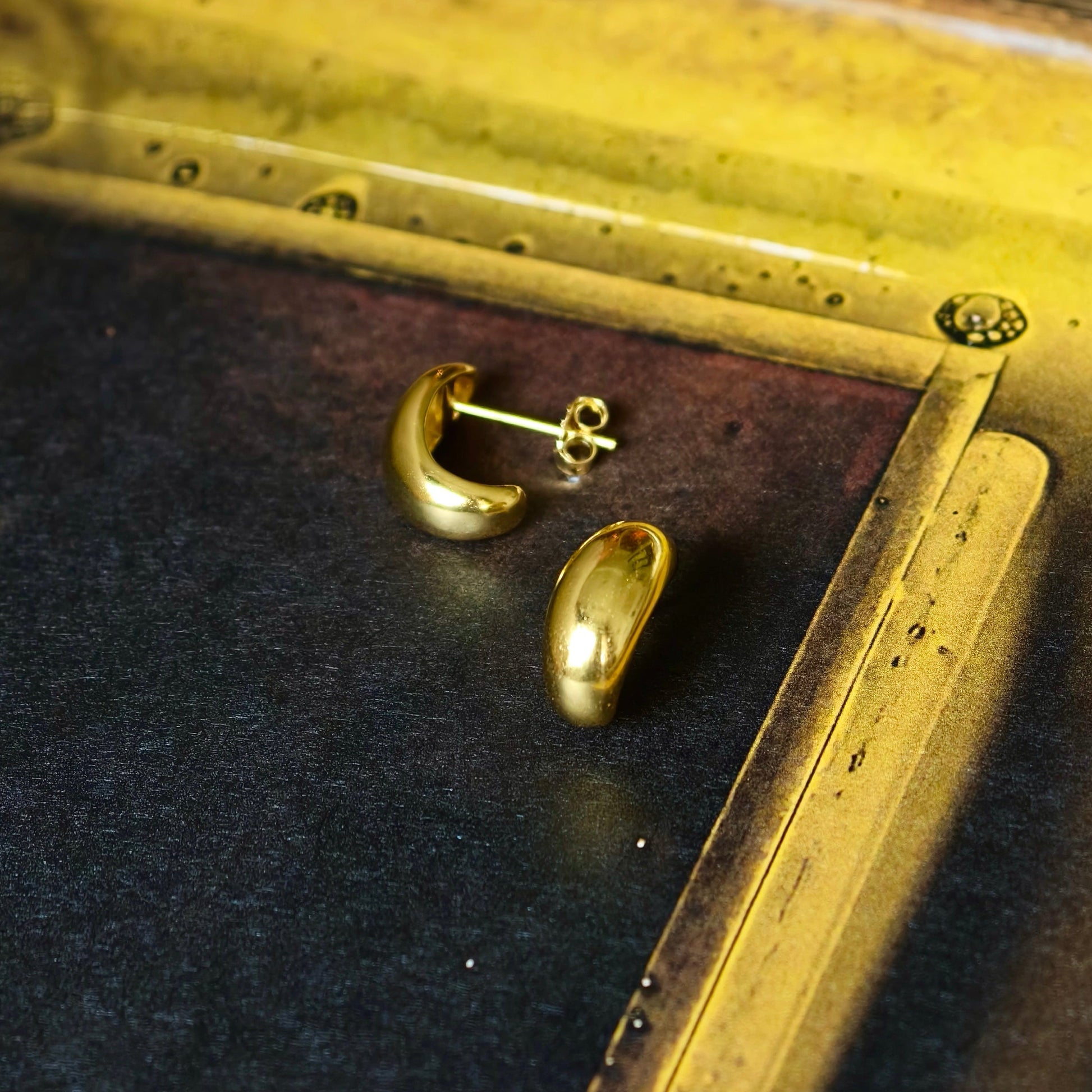 Gold-plated 925 sterling silver Dome Hoop Studs Gold