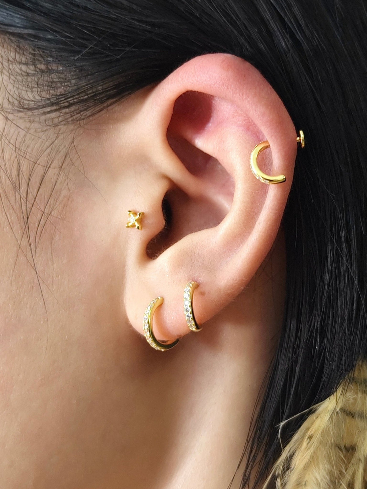 Gold-plated 925 sterling silver CZ Pavé Huggie Flatback Earring
