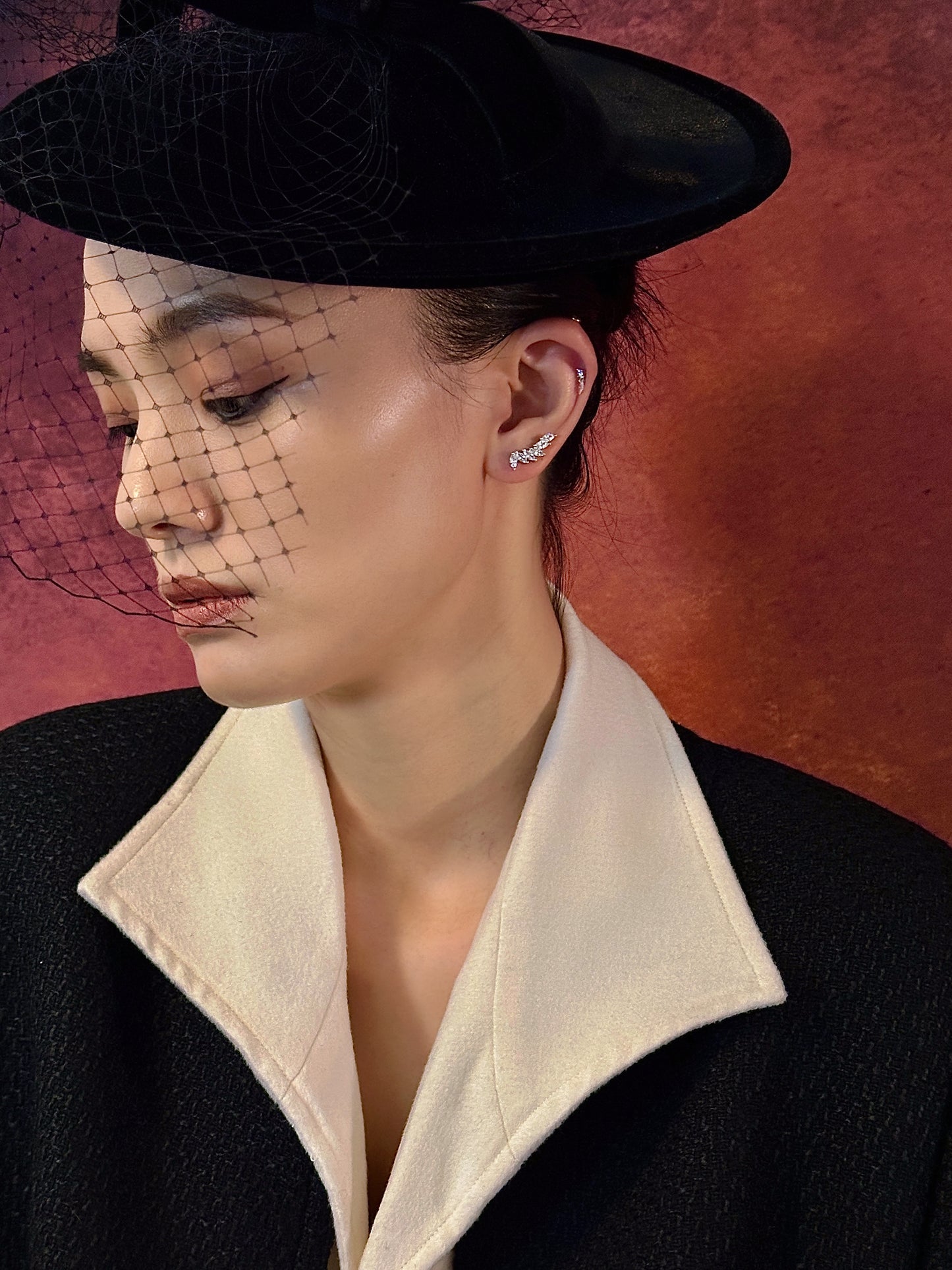 Gold-plated 925 sterling silver Petal Curve Ear Climbers