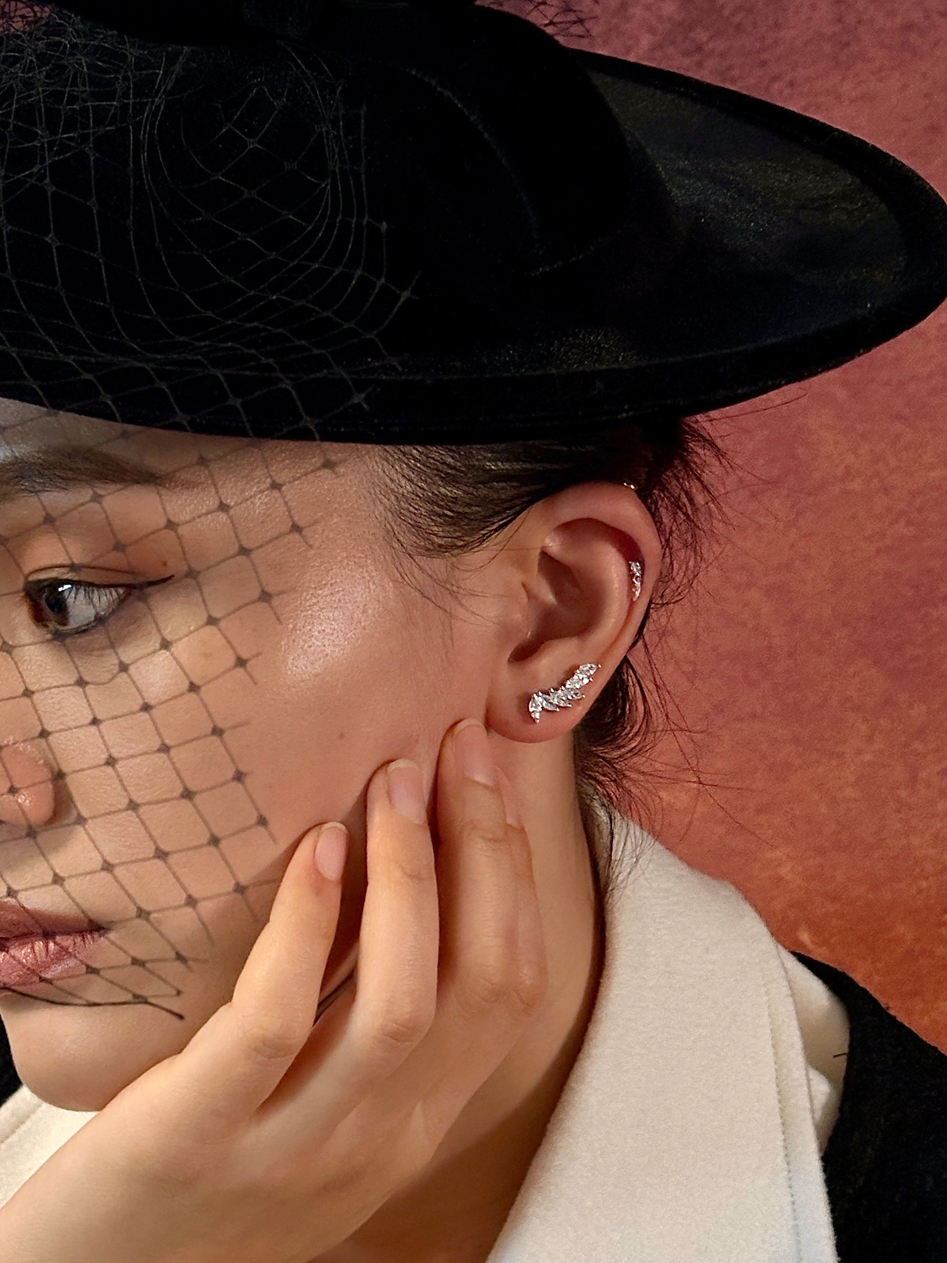 Gold-plated 925 sterling silver Petal Curve Ear Climbers