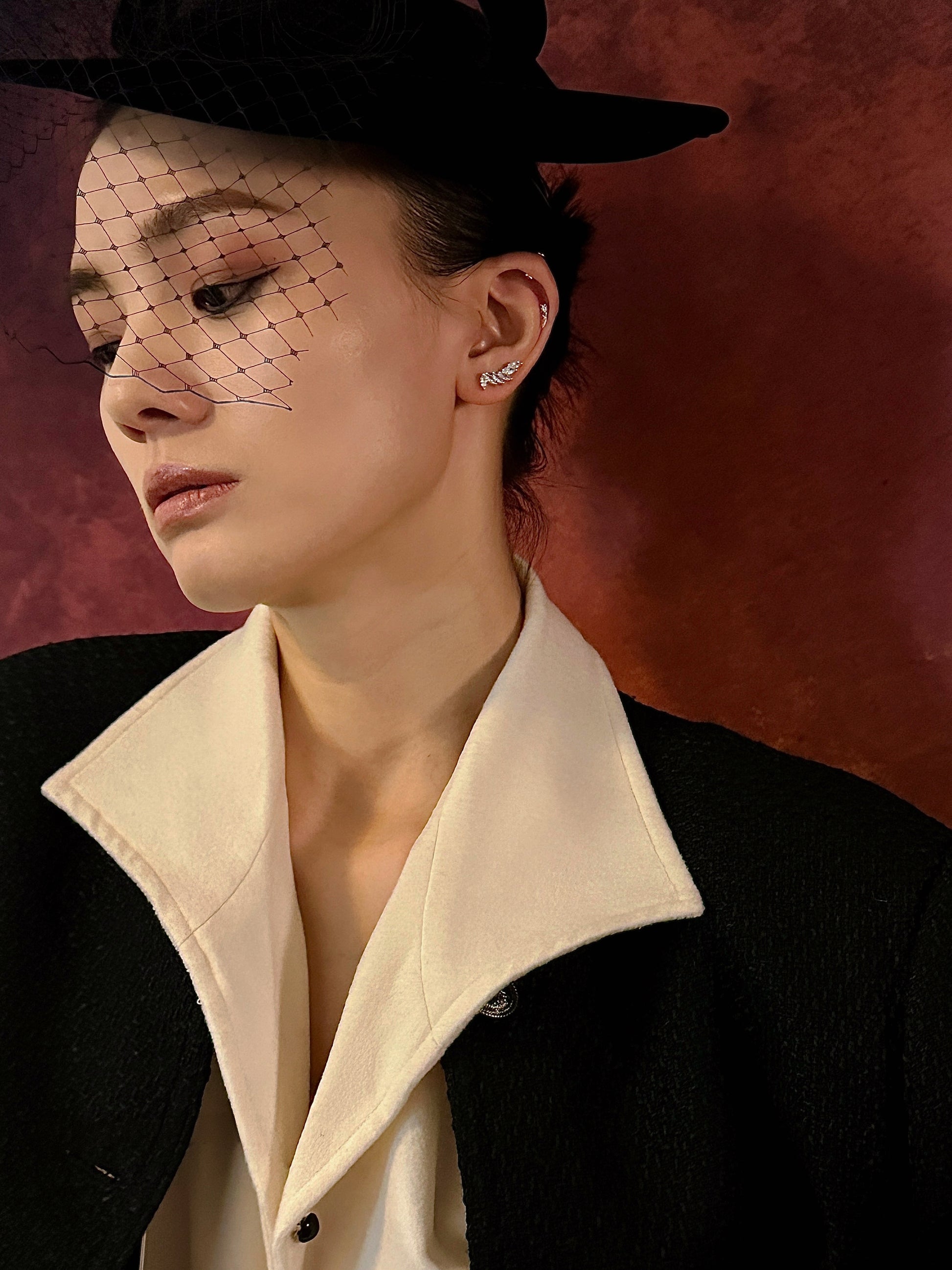 Gold-plated 925 sterling silver Petal Curve Ear Climbers