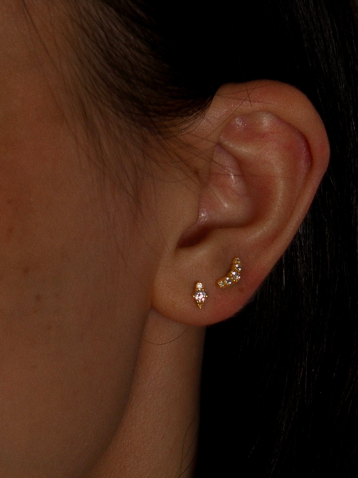 Gardien Curve Bezel Flatback Earring