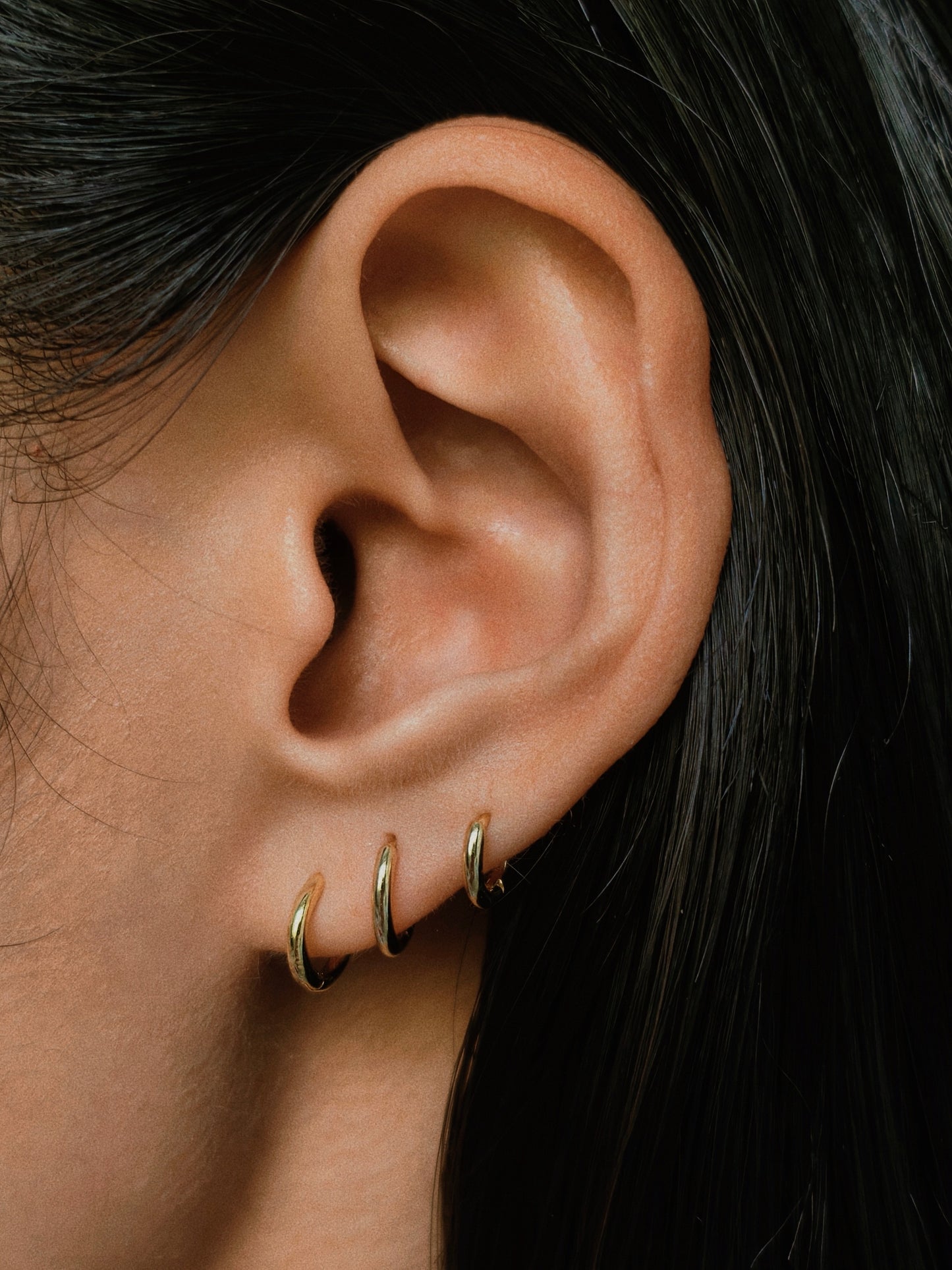Gold-plated 925 sterling silver Sleek Seamless Hoop Earrings – 8 Sizes