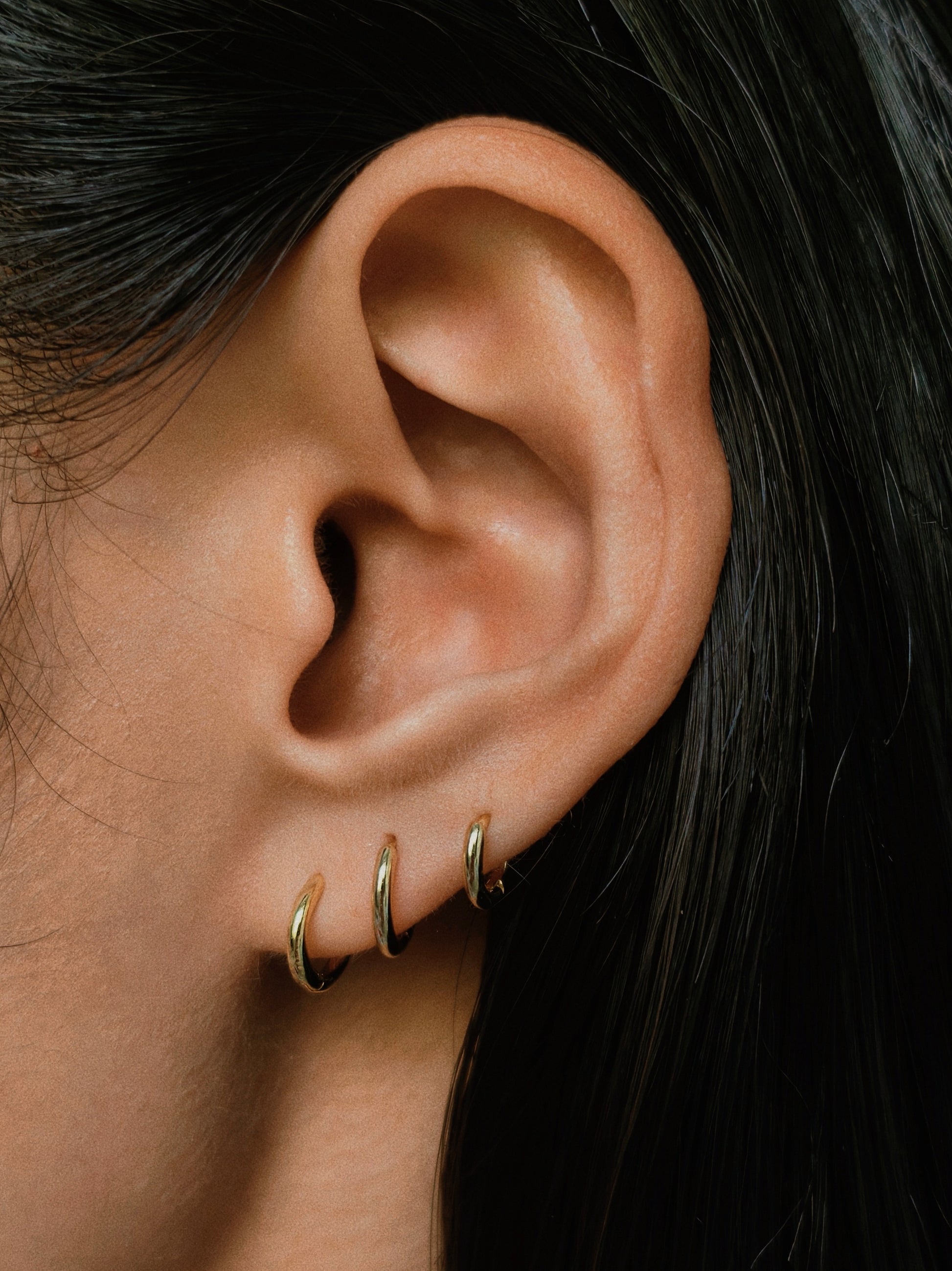 Gold-plated 925 sterling silver Sleek Seamless Hoop Earrings – 8 Sizes