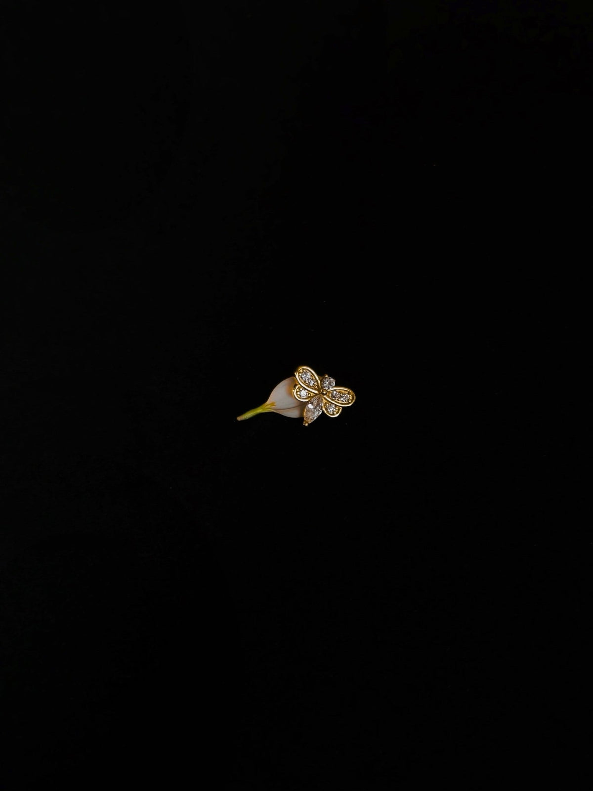 Gold-plated 925 sterling silver Honeybee Brilliance Flatback Earring
