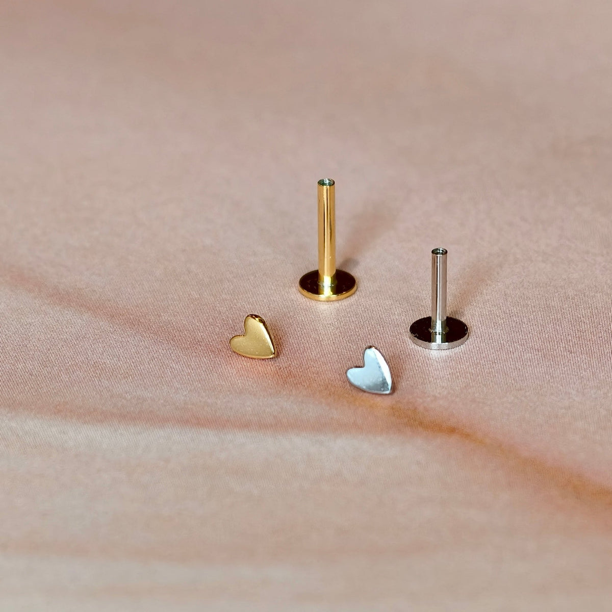 Gold-plated 925 sterling silver Mini Heart Flatback Earring Silver