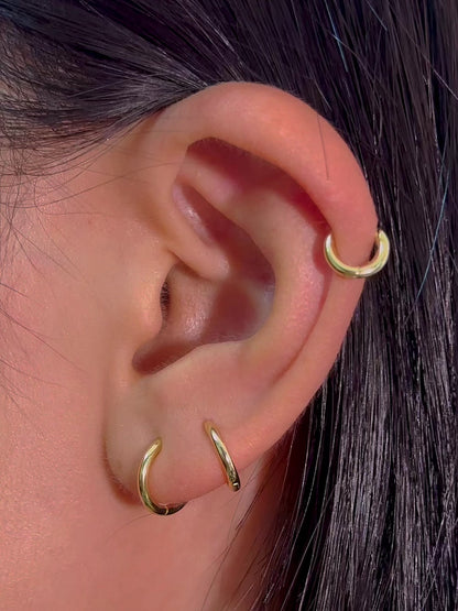 Sleek Seamless Hoop Earrings – 8 Sizes